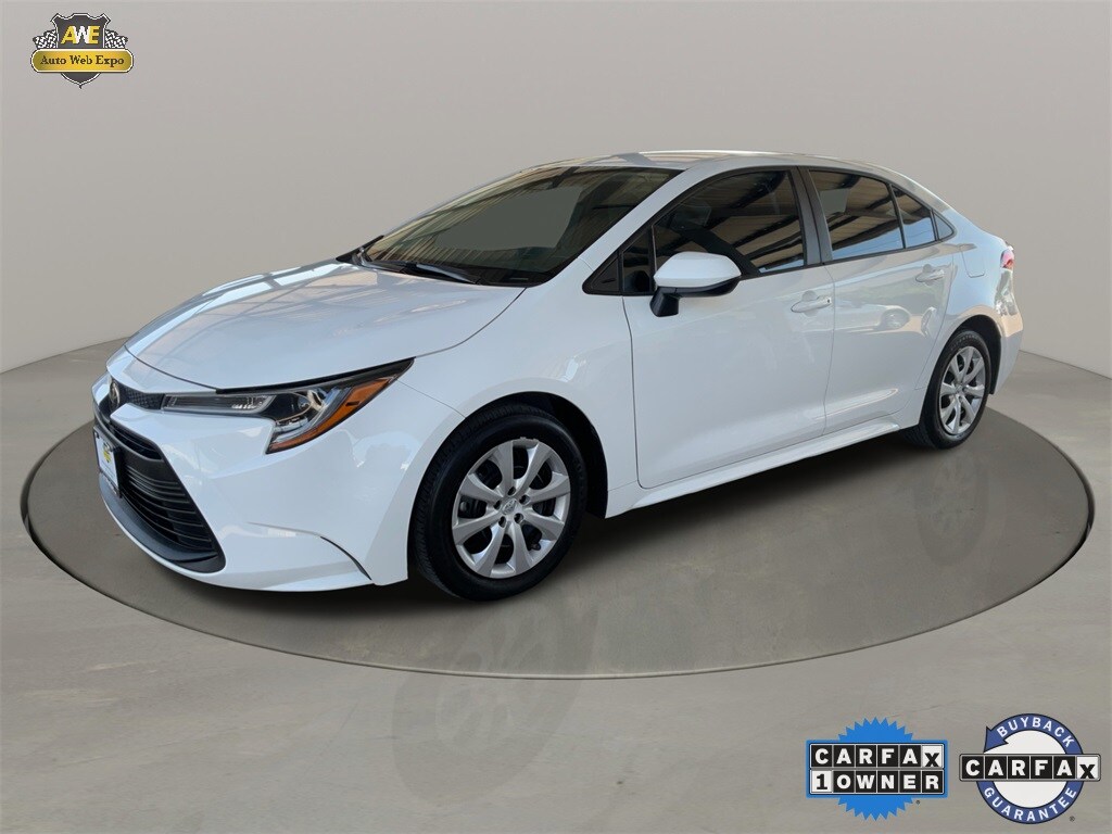2023 Toyota Corolla LE photo 3
