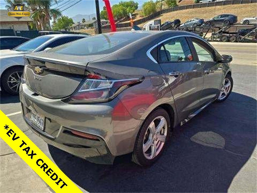 2017 Chevrolet Volt LT photo 4