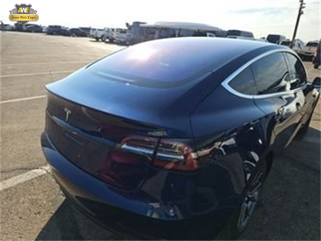 2018 Tesla Model 3 Long Range photo 4