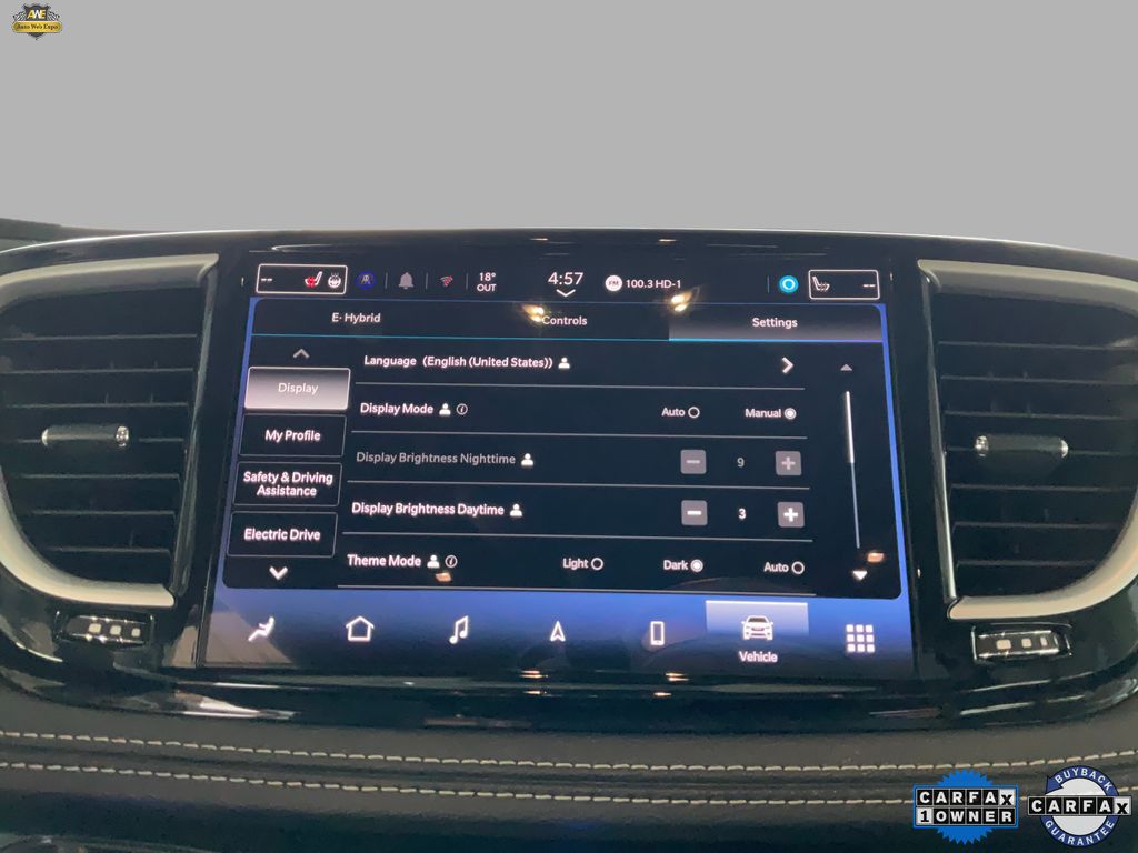 2024 Chrysler Pacifica PHEV Select - Photo 31