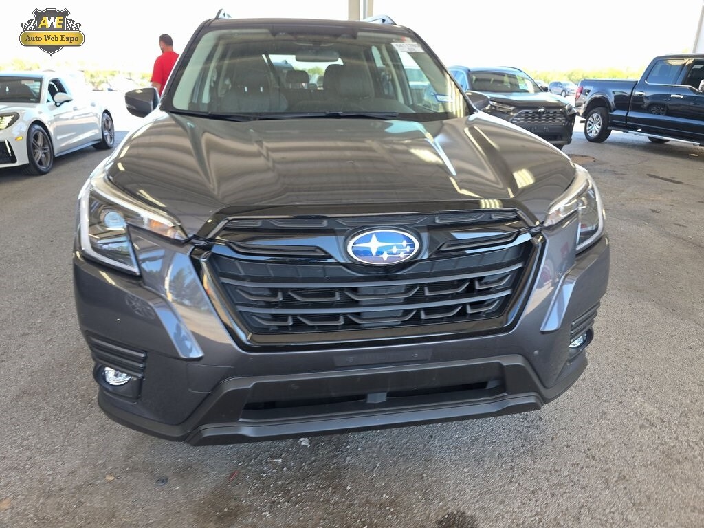 2024 Subaru Forester Limited photo 2