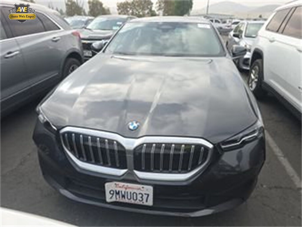 2024 Bmw 530i 5-Series photo 2