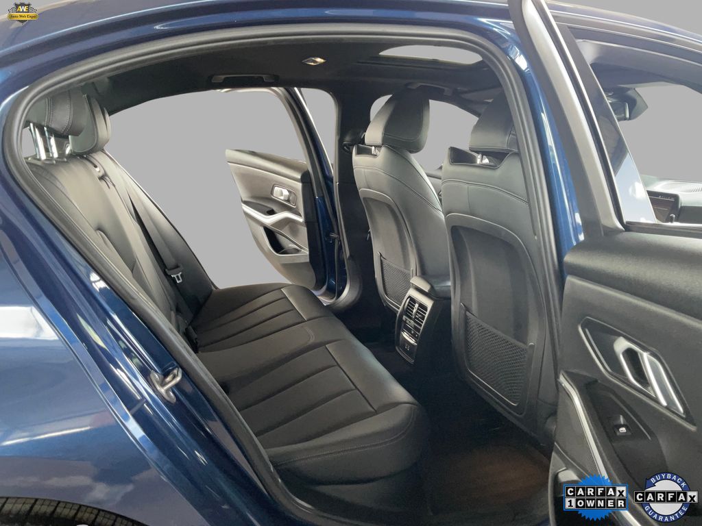 2022 BMW 3 Series 330i - Photo 17