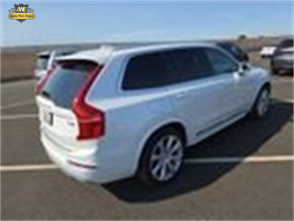 2016 Volvo XC90 T8 Inscription photo 4