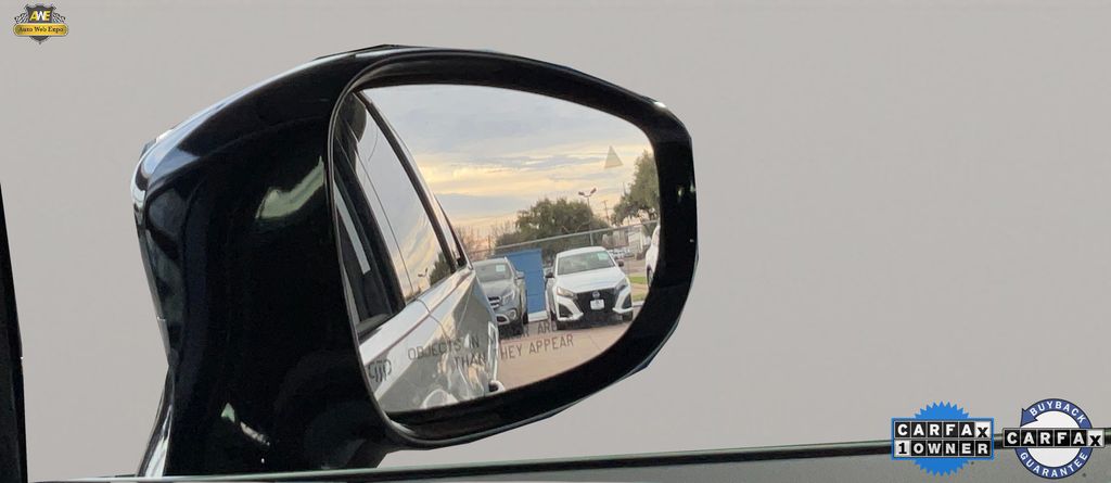2024 Chrysler Pacifica PHEV Select - Photo 40