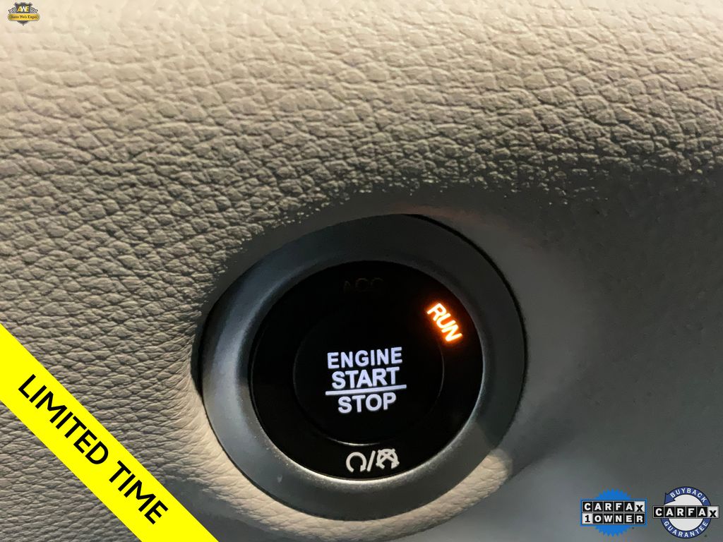 2024 Chrysler Pacifica PHEV Select - Photo 34