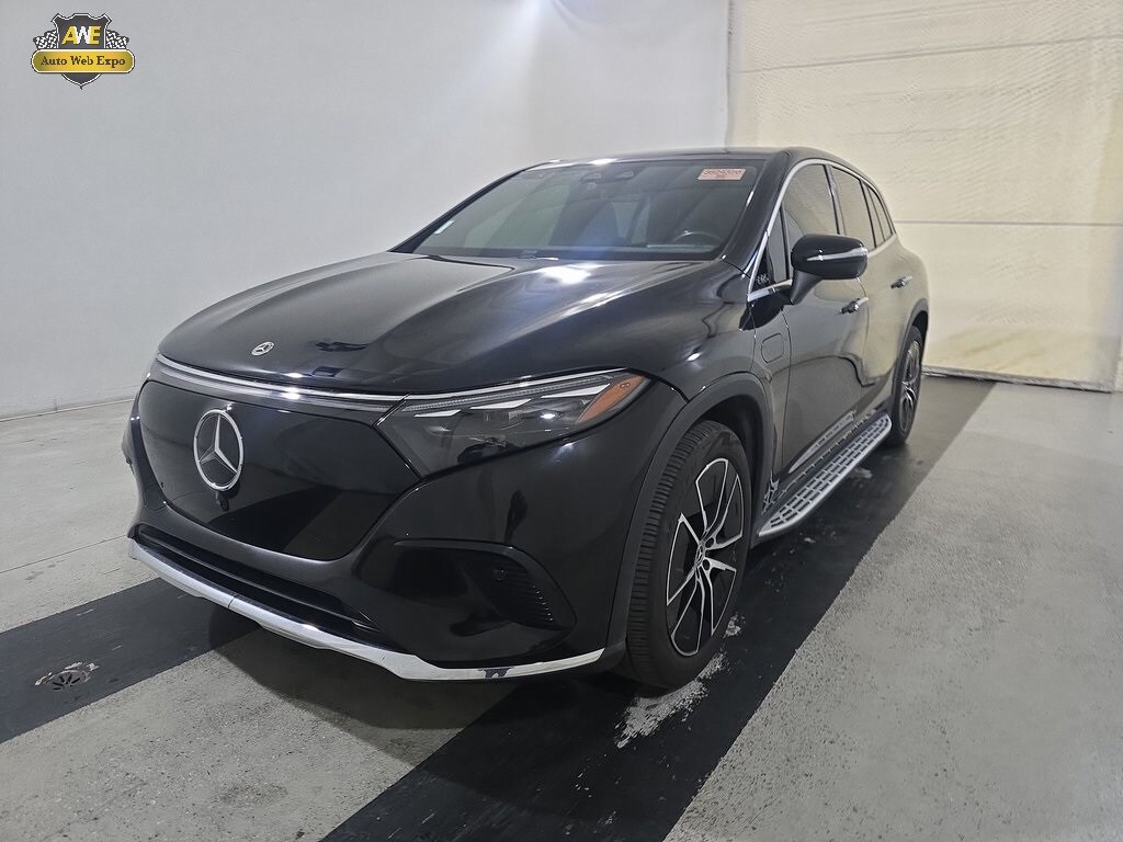 2023 Mercedes Benz EQS SUV 450 photo 3