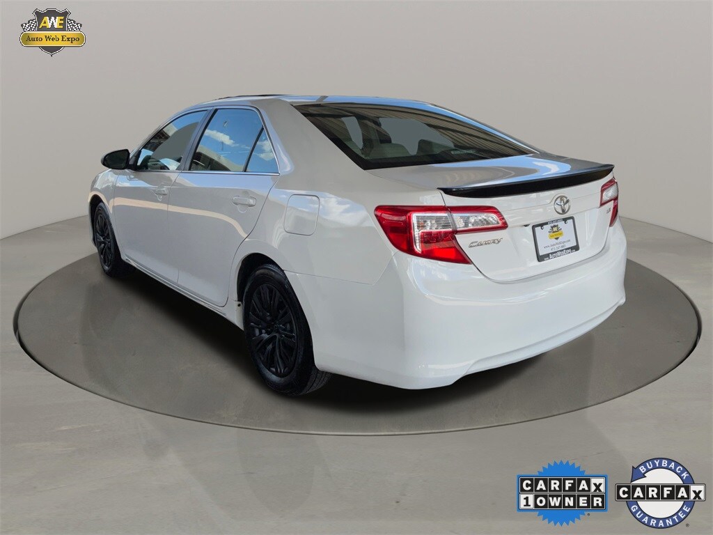 2014 Toyota Camry L photo 2