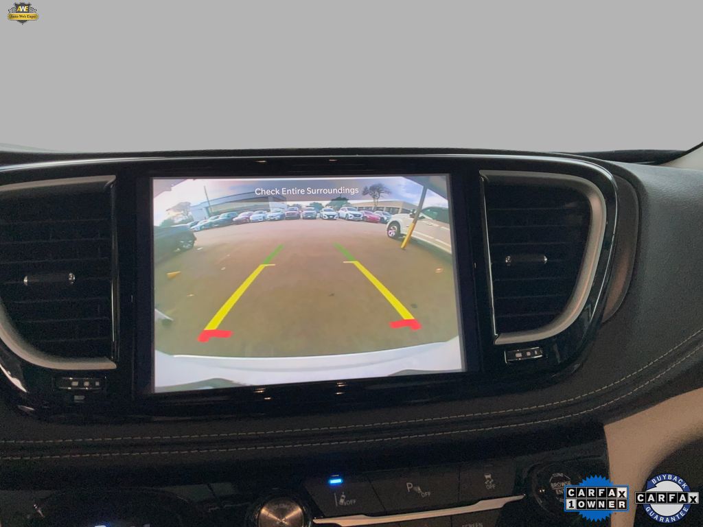 2024 Chrysler Pacifica PHEV Select - Photo 33