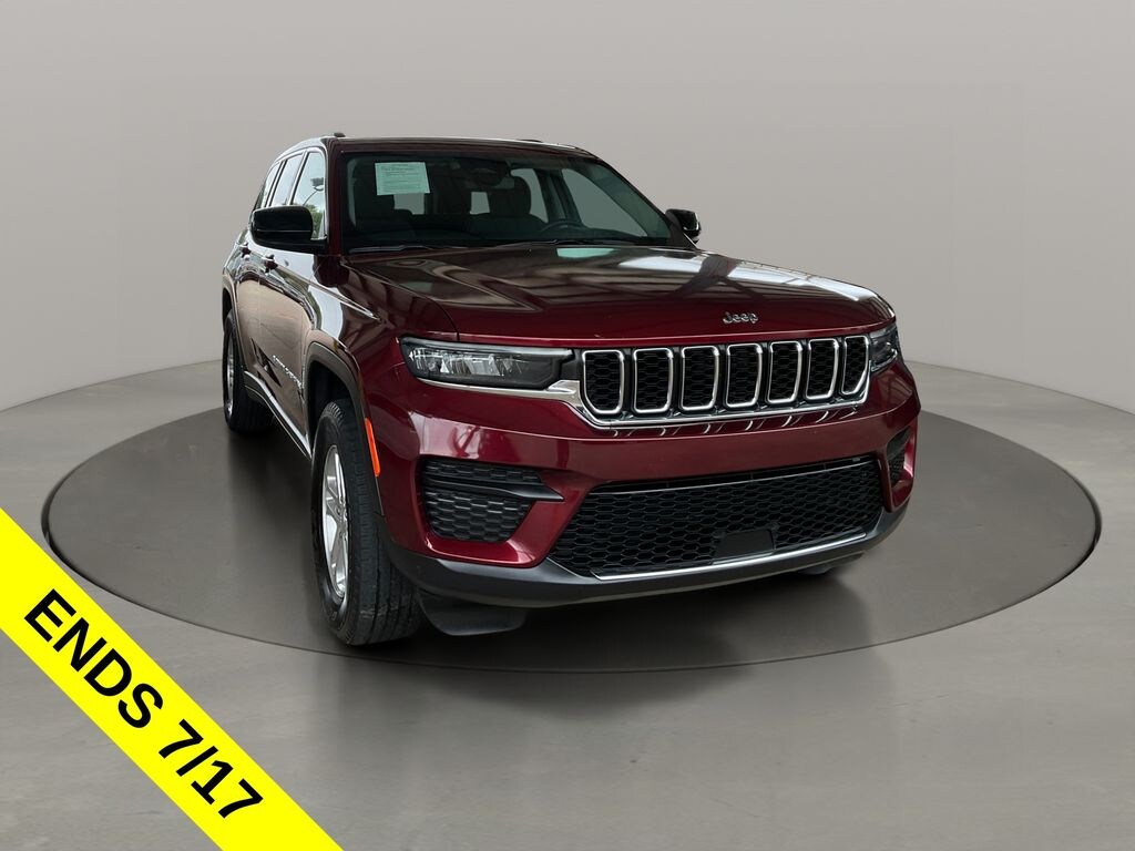 Used 2024 Jeep Grand Cherokee Laredo SUV