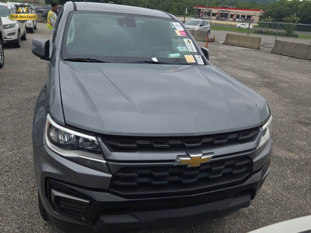 2022 Chevrolet Colorado LT photo 2