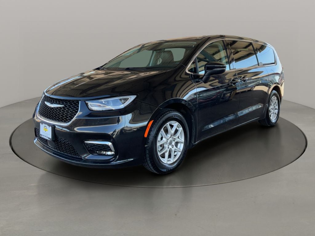 Used 2023 Chrysler Pacifica Touring L Van Passenger Van