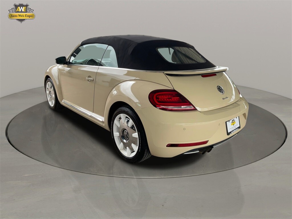 2019 Volkswagen Beetle Convertible Final Edition SEL photo 4