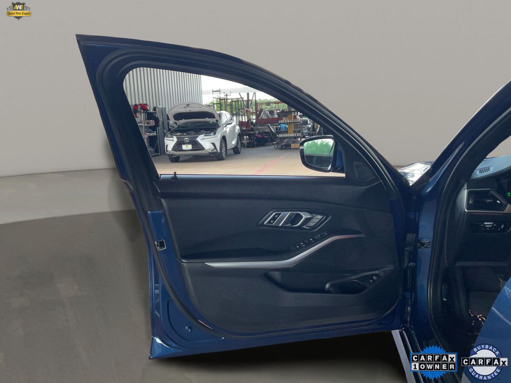 2022 BMW 3 Series 330i - Photo 8