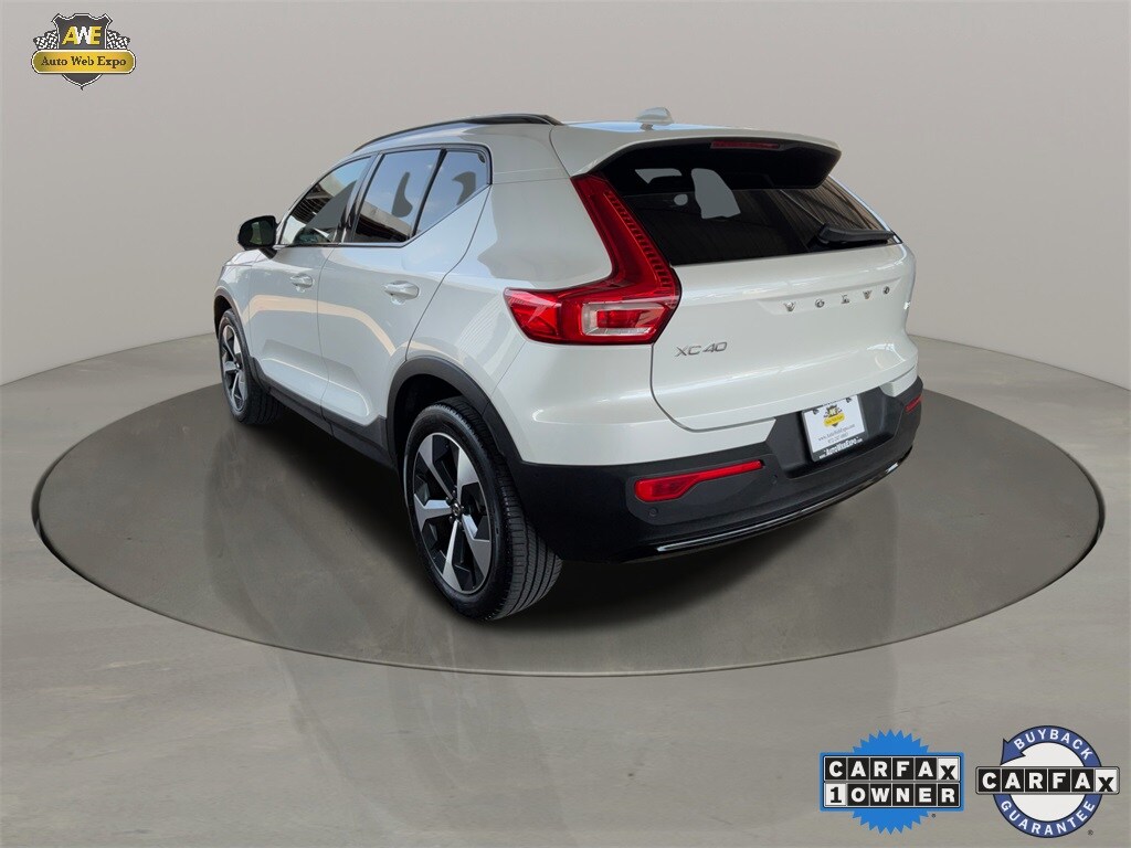 2024 Volvo XC40 Plus photo 4
