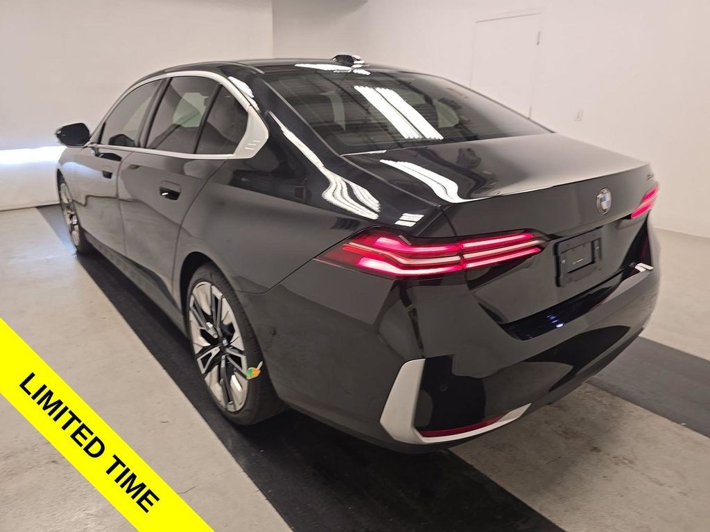 Used 2024 BMW 5 Series 530i /PREMIUM /DRIVING ASSIST PRO Sedan