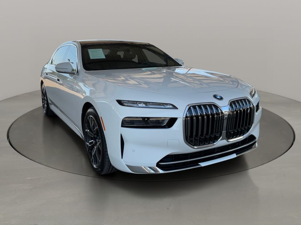 Used 2023 BMW i7 xDrive60 /EXECUTIVE /THEATER SYSTEM /$137K MSRP Sedan