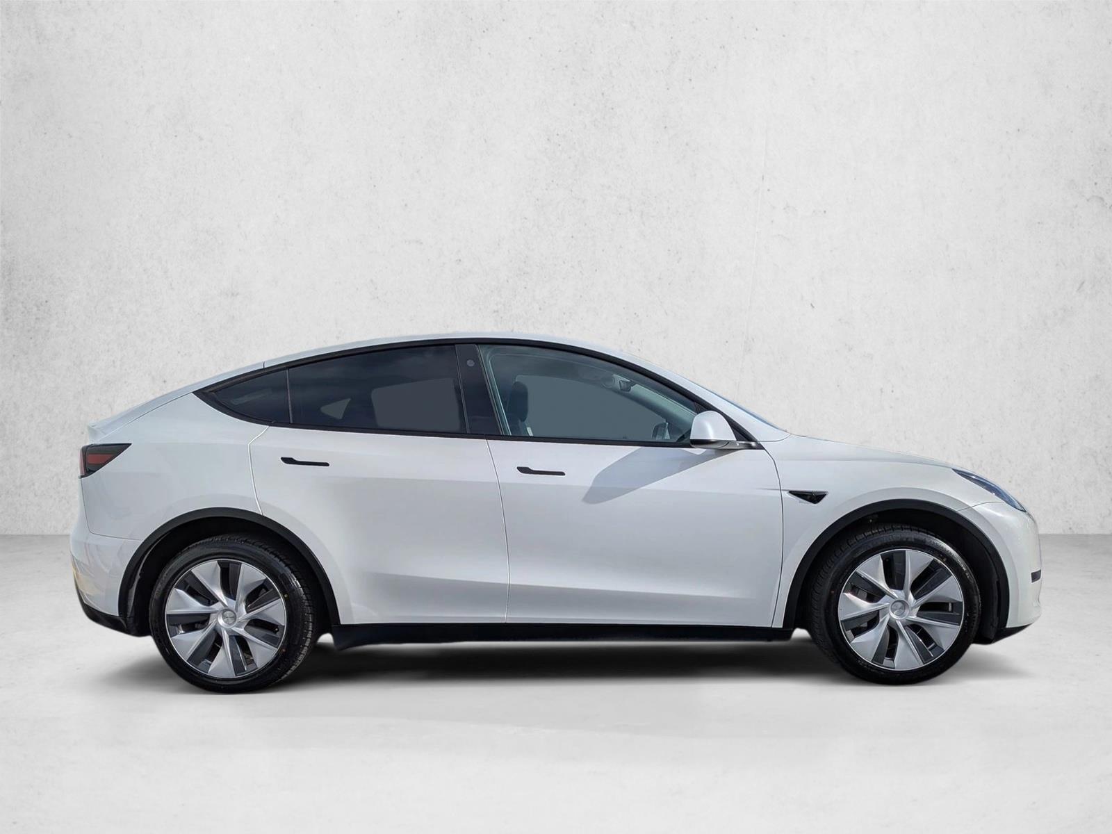 2023 Tesla Model Y Long Range photo 4