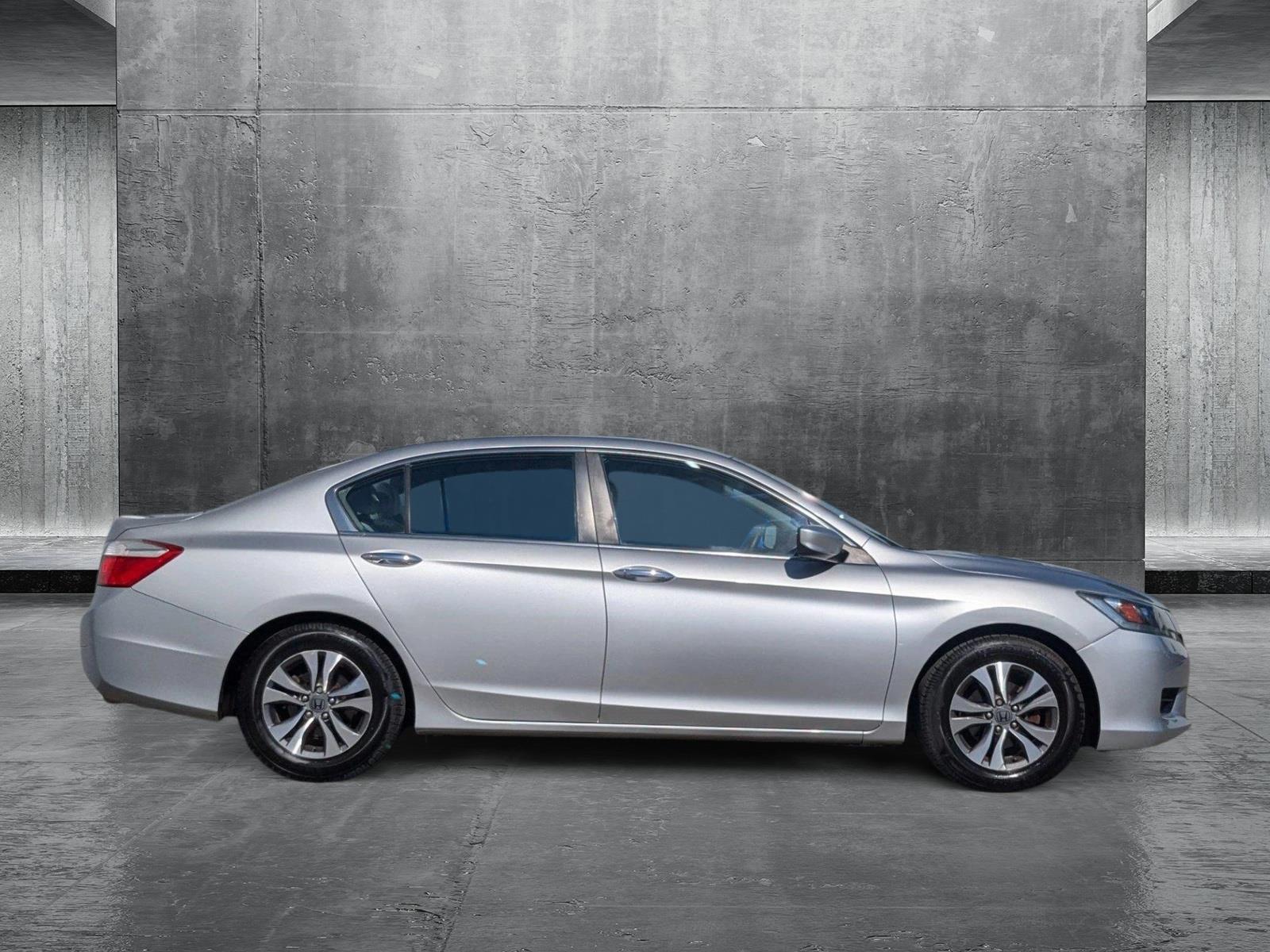 2013 Honda Accord LX photo 4