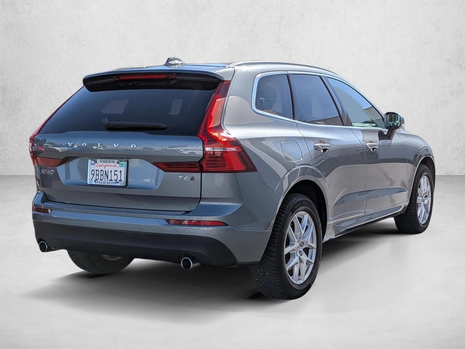 2021 Volvo XC60 Momentum photo 4