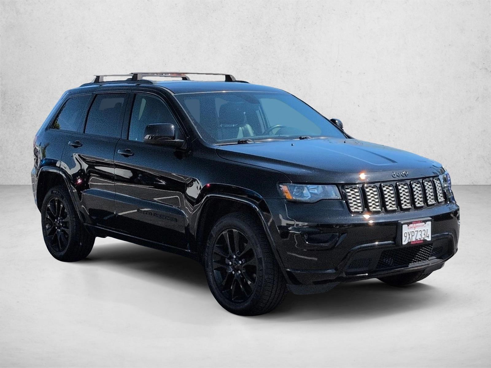 2018 Jeep Grand Cherokee Altitude photo 2