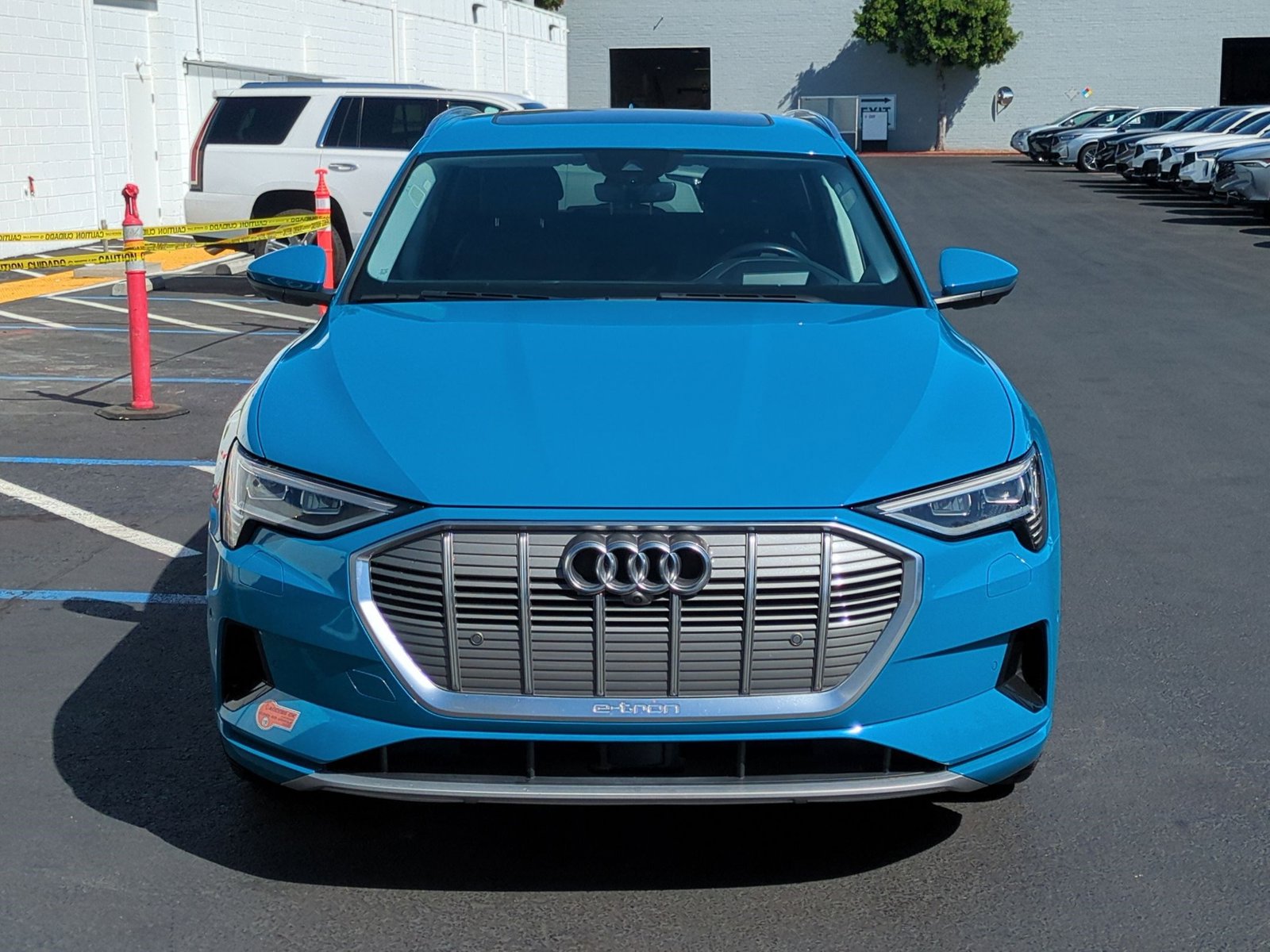 2019 Audi e-tron Prestige photo 2