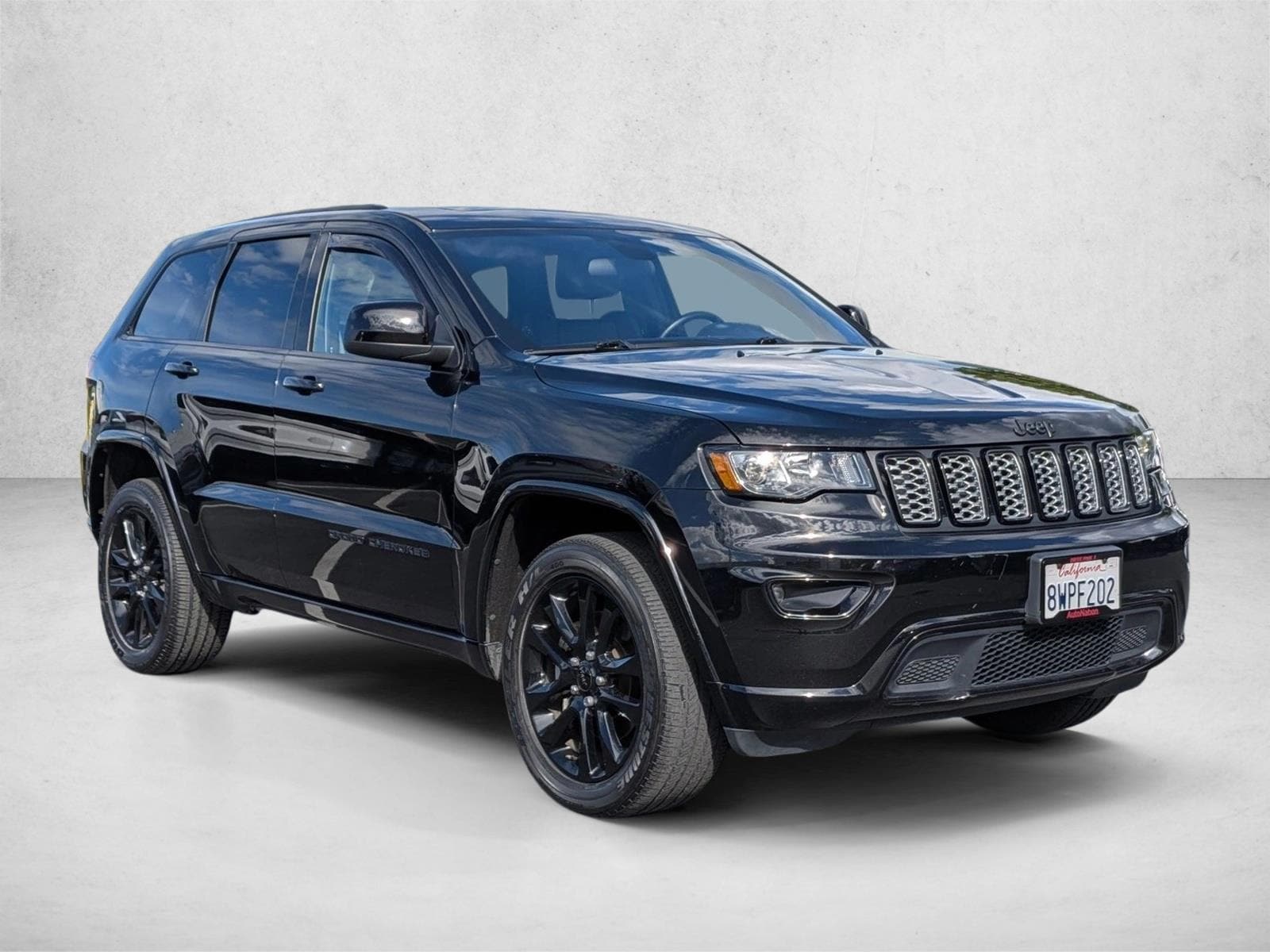 2021 Jeep Grand Cherokee Laredo X photo 2