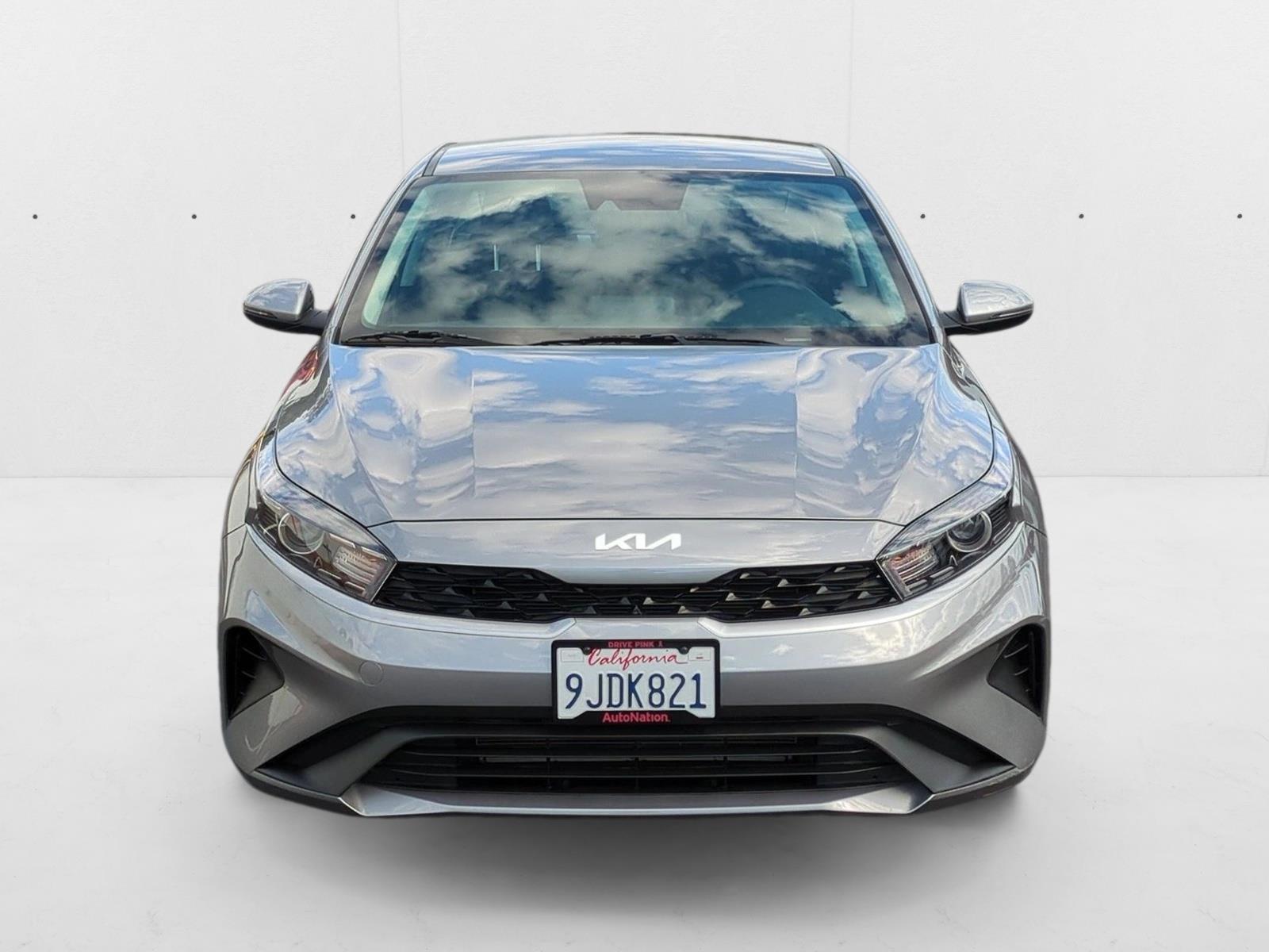 2023 Kia Forte LXS photo 2