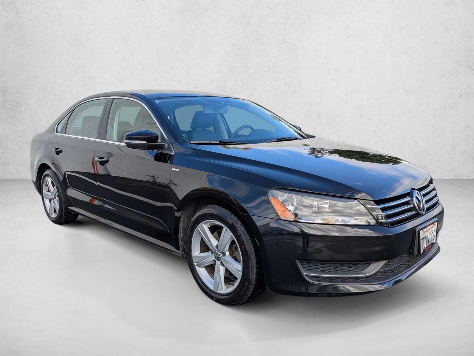 2014 Volkswagen Passat S photo 3
