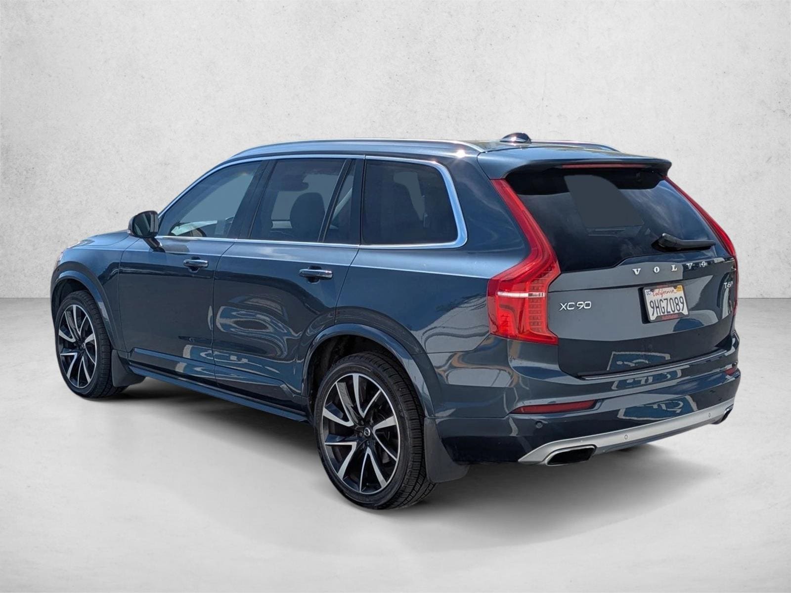 2020 Volvo XC90 Momentum photo 3