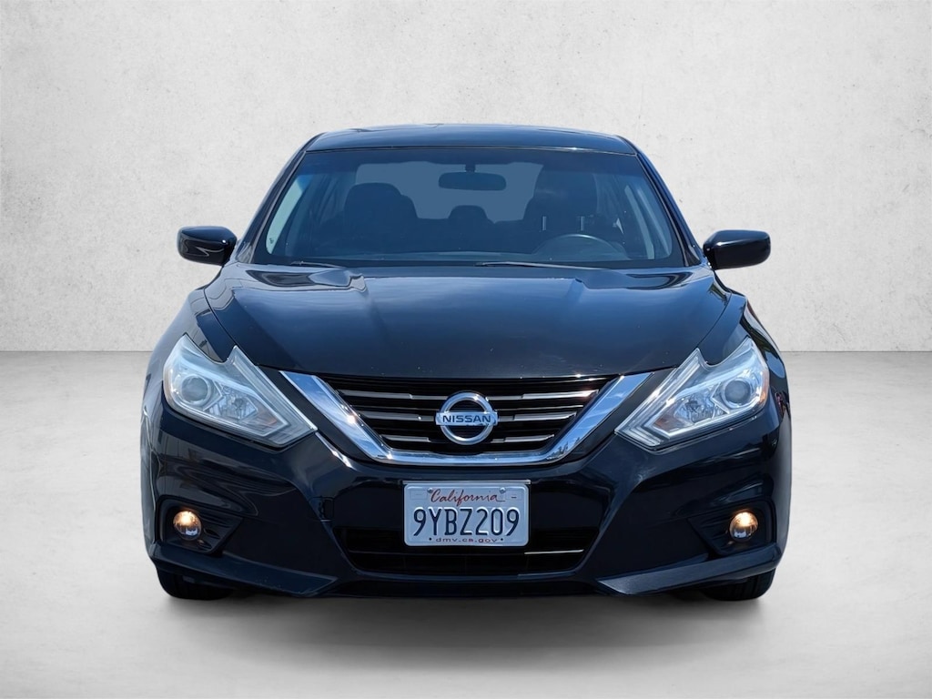 Used 2017 Nissan Altima 2.5 SV Sedan