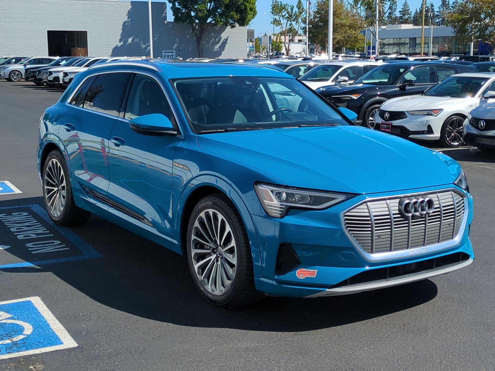2019 Audi e-tron Prestige photo 3