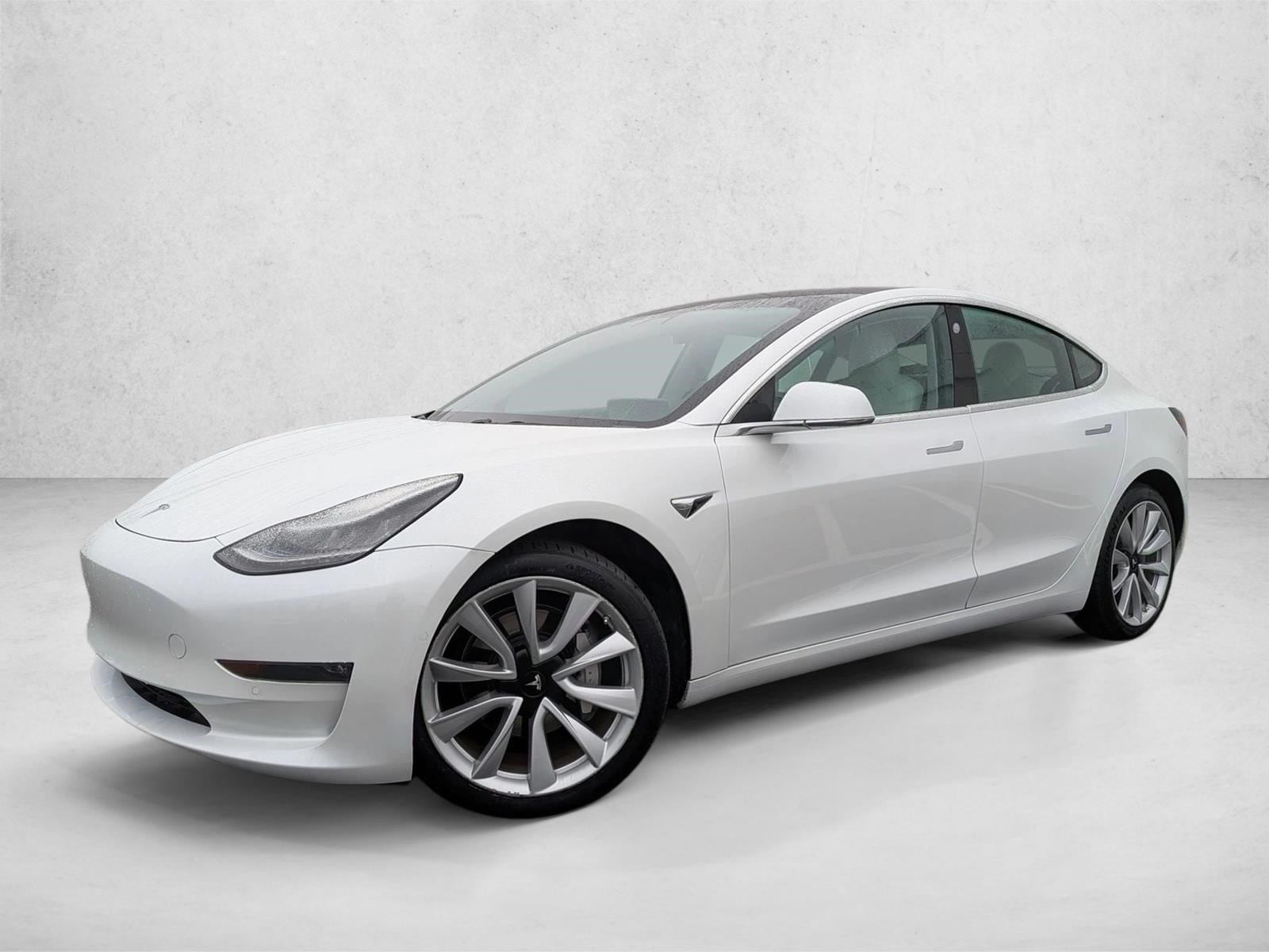 2019 Tesla Model 3 Long Range's photo