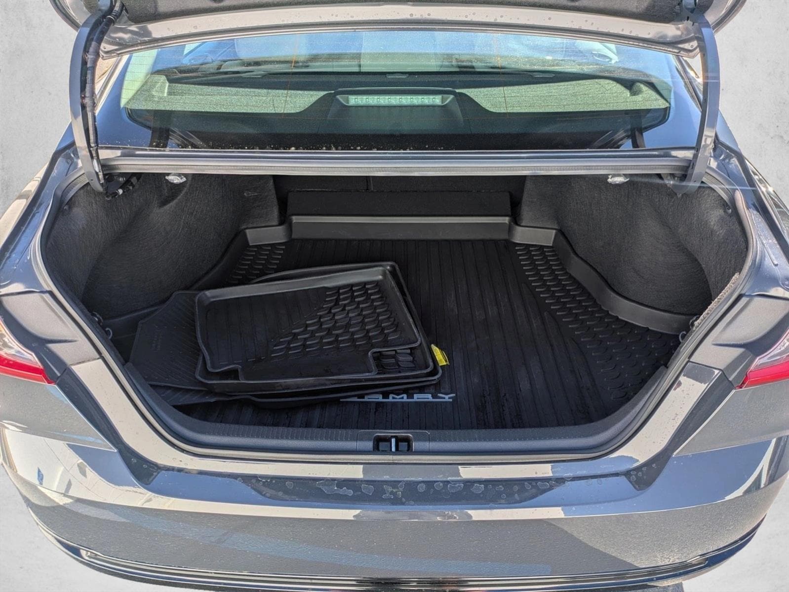 2026 Toyota Camry XLE photo 6