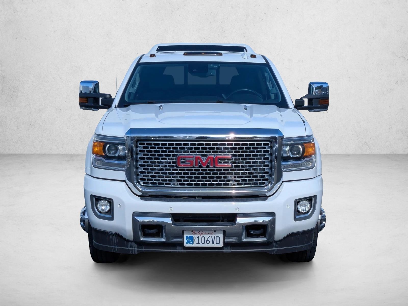 2015 Gmc Sierra Denali photo 2