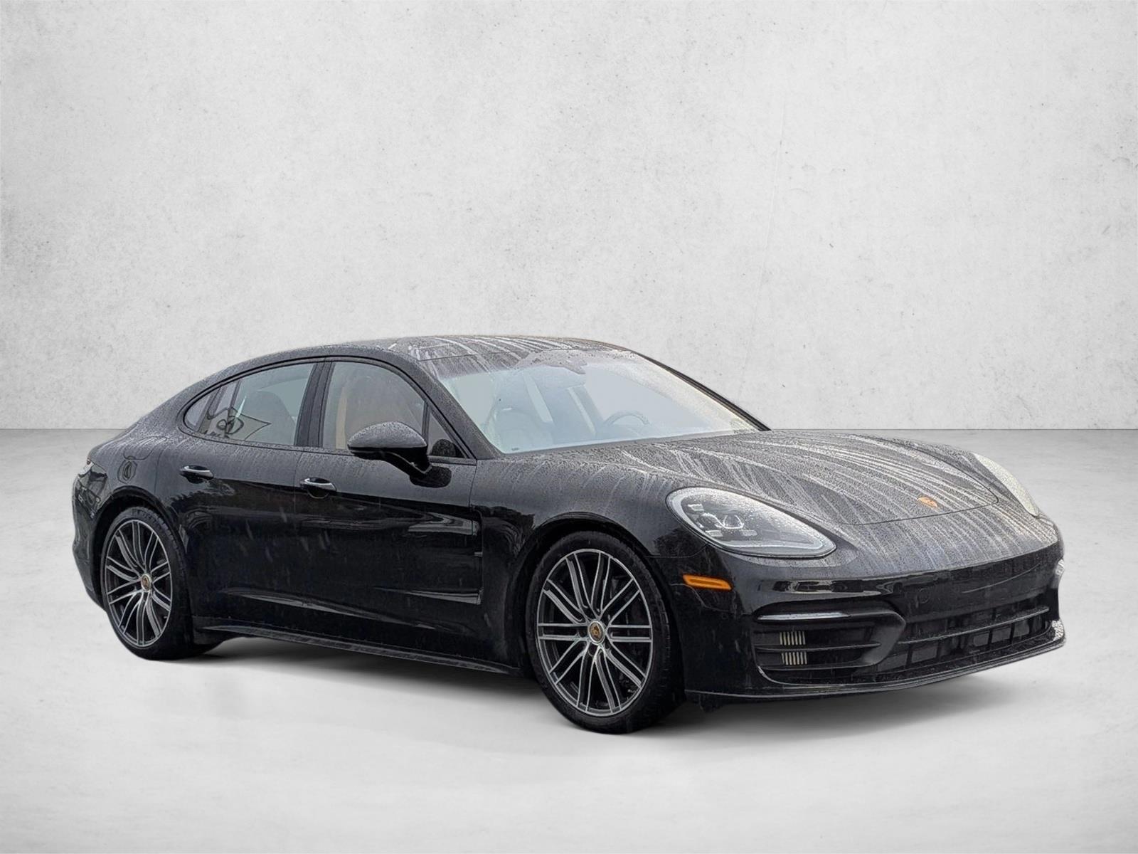 2022 Porsche Panamera 4 photo 2