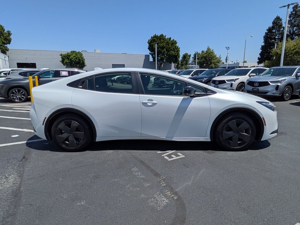 Used 2024 Toyota Prius LE Hatchback