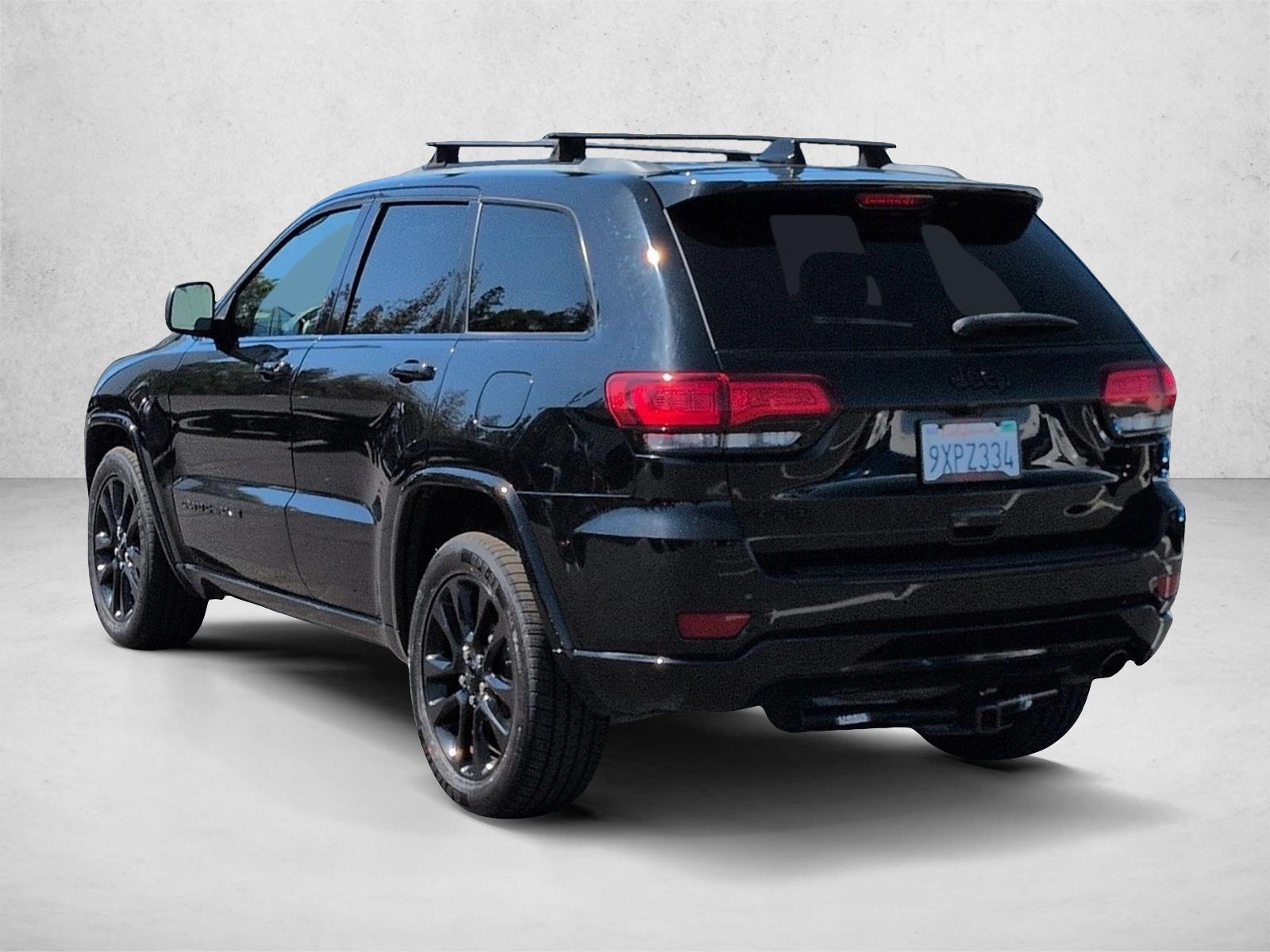 2018 Jeep Grand Cherokee Altitude photo 3