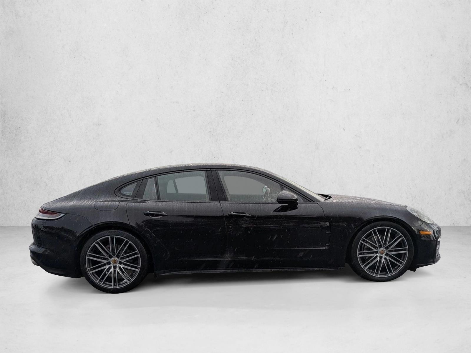 2022 Porsche Panamera 4 photo 3