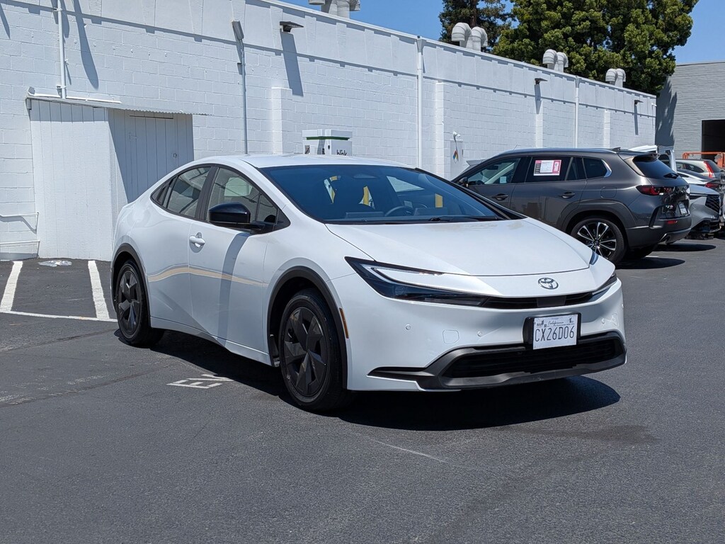 Used 2024 Toyota Prius LE Hatchback