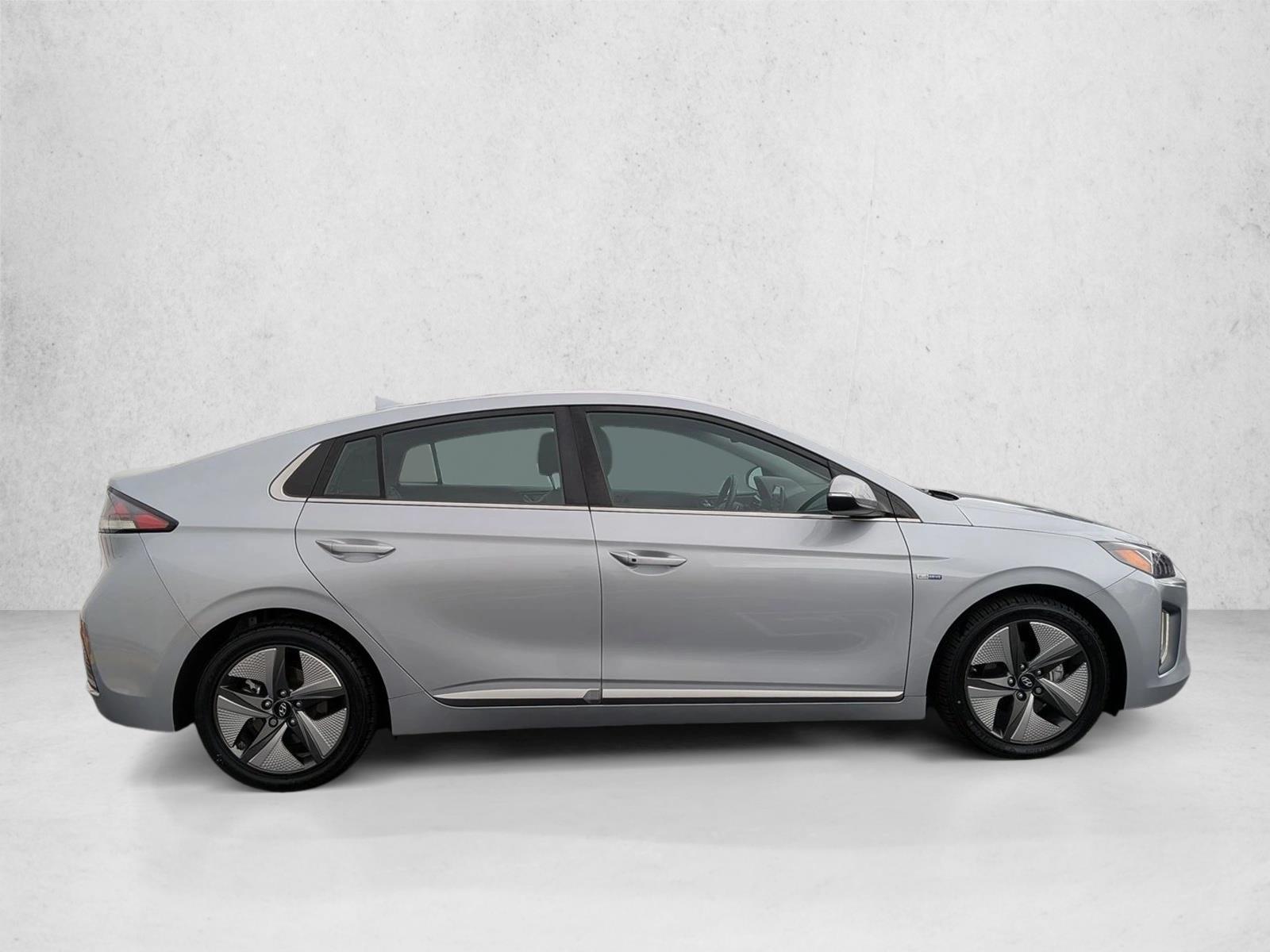2020 Hyundai Ioniq SEL photo 4