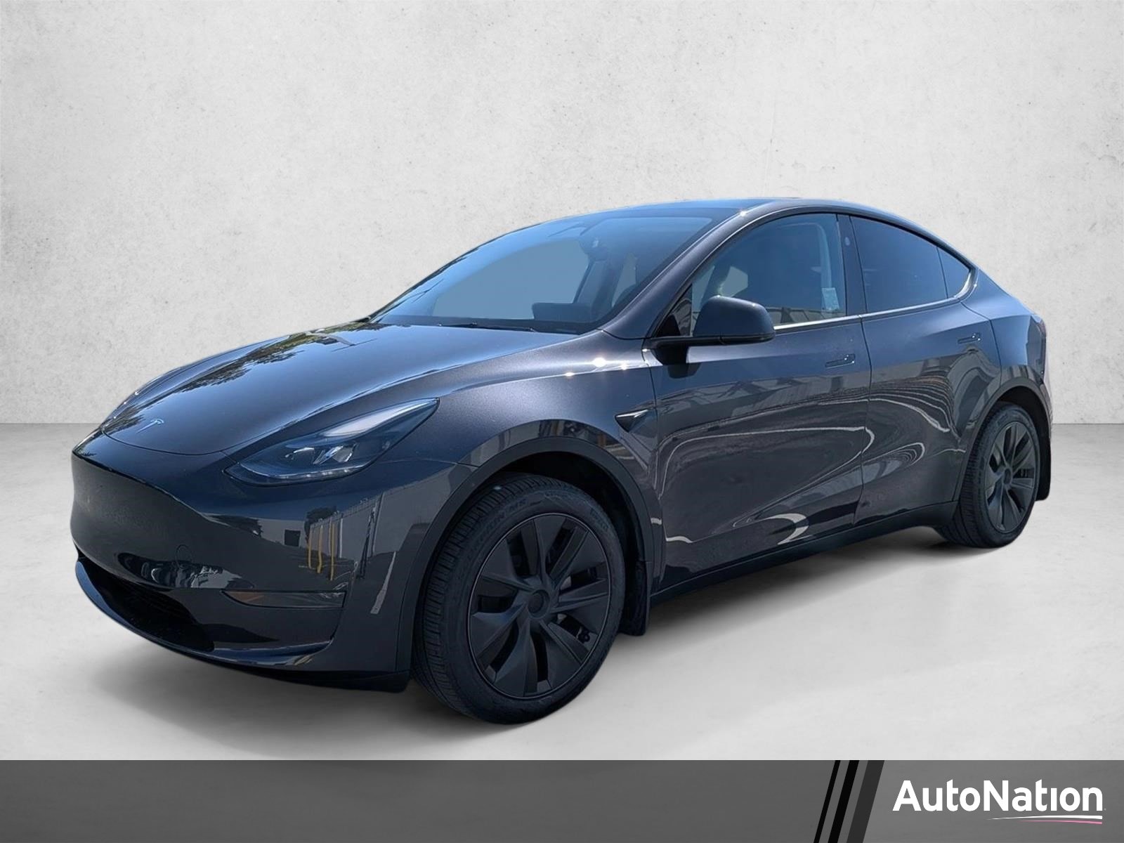 2024 Tesla Model Y Long Range Rear Wheel Drive's photo