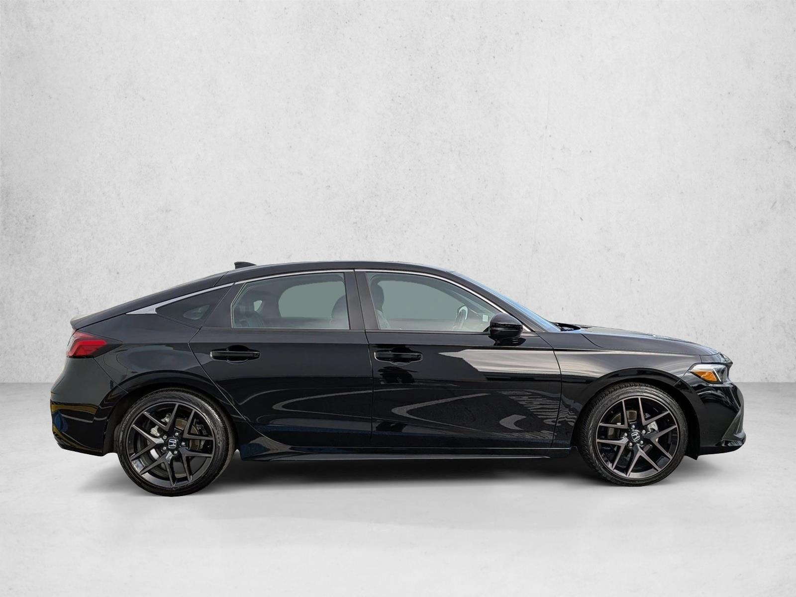 2024 Honda Civic Sport Touring Hatchback photo 4