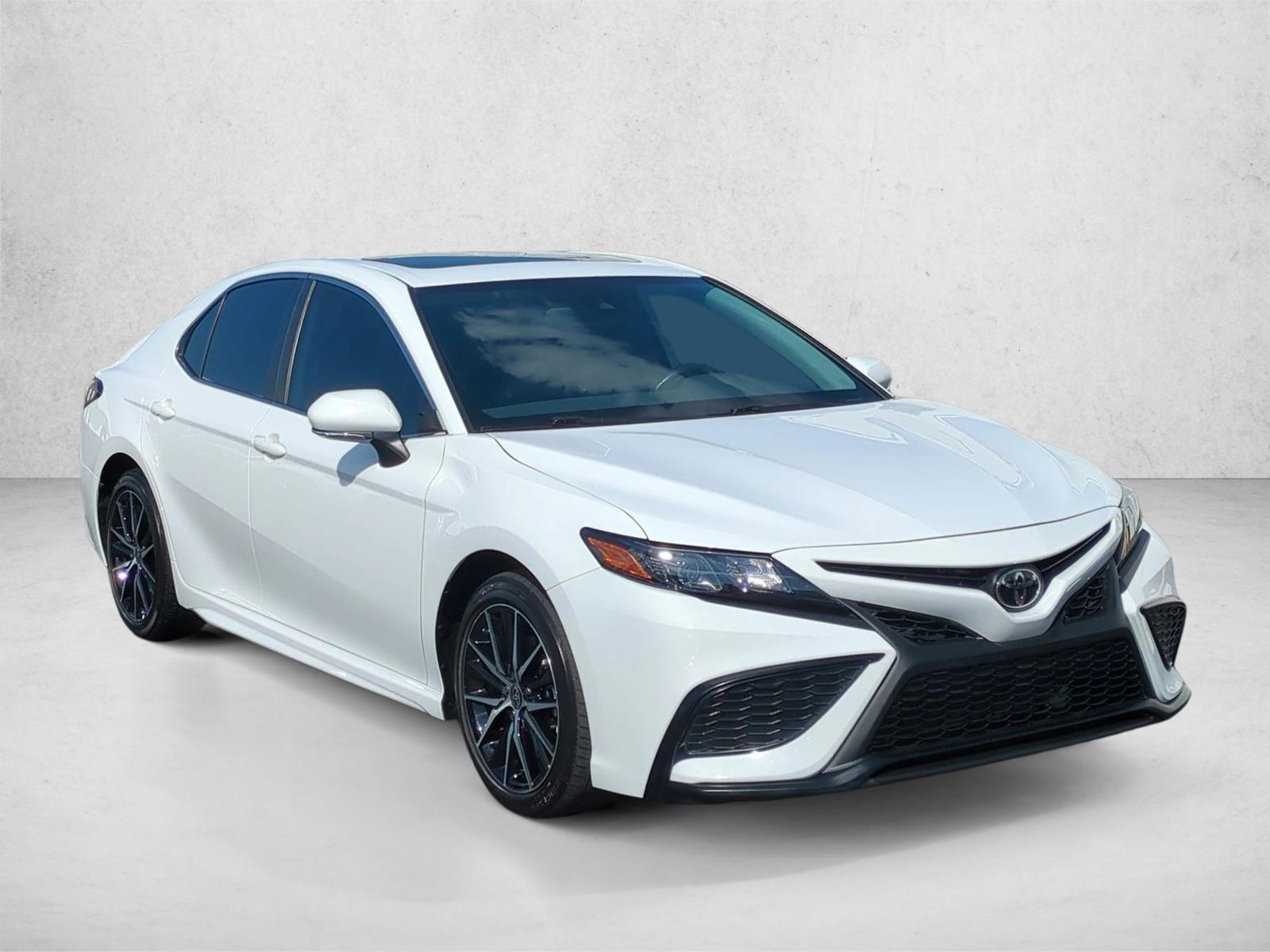 2023 Toyota Camry SE photo 3
