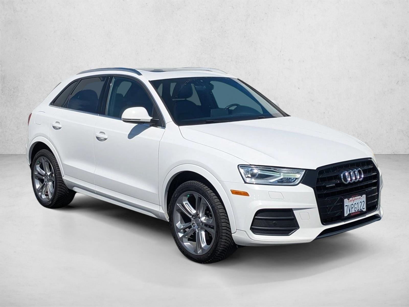 2016 Audi Q3 Premium Plus photo 2