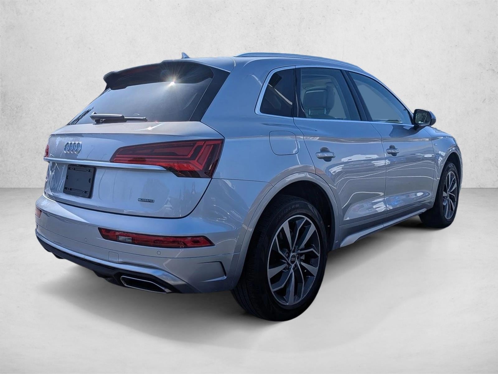 2022 Audi Q5 S line Premium Plus photo 5