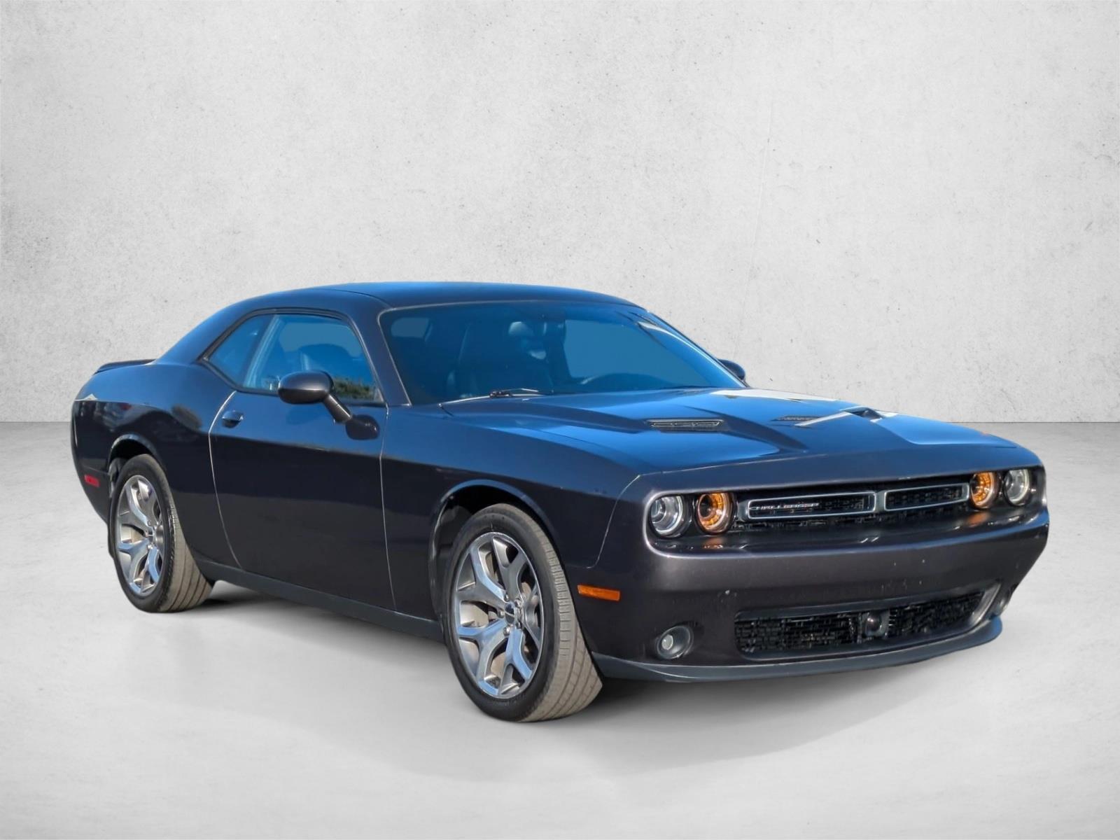 2015 Dodge Challenger SXT Plus photo 3