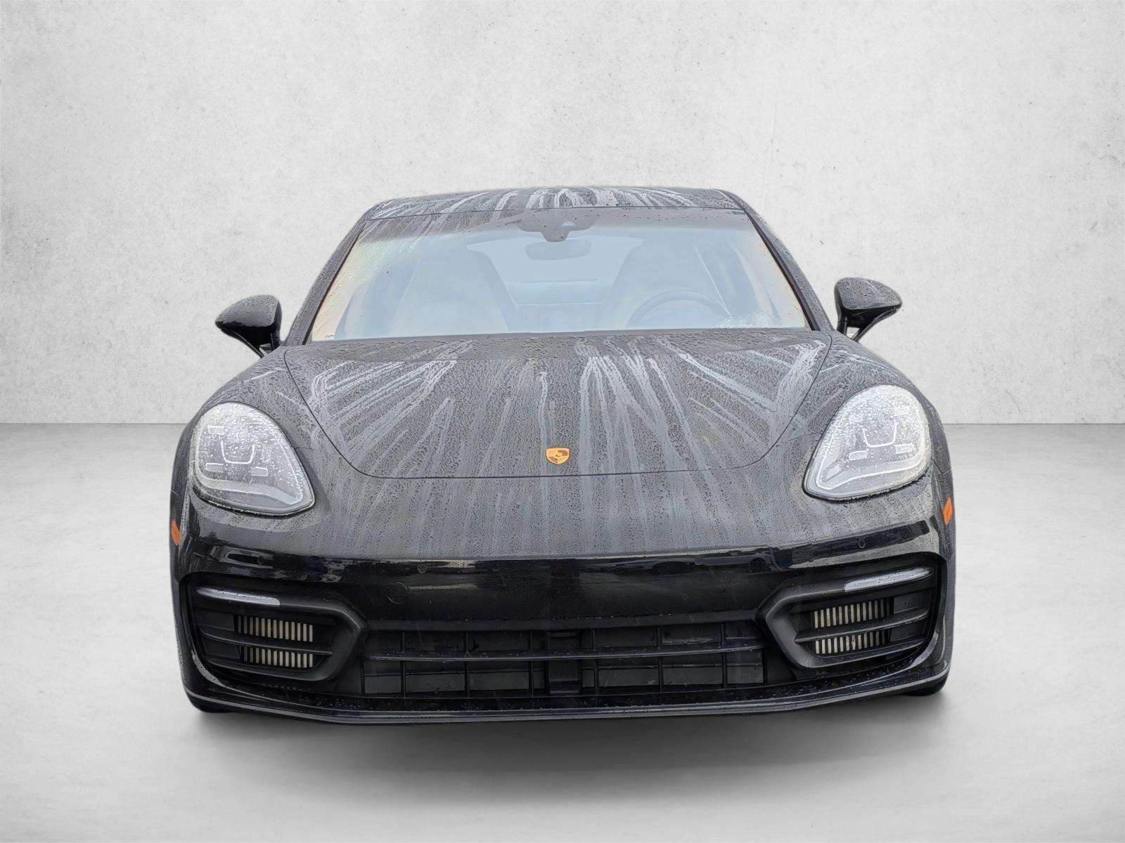 2022 Porsche Panamera 4 photo 2