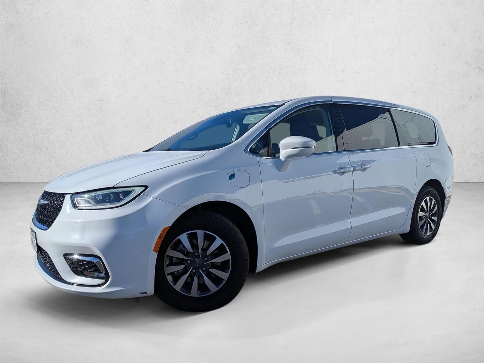 2022 Chrysler Pacifica Hybrid Touring L's photo