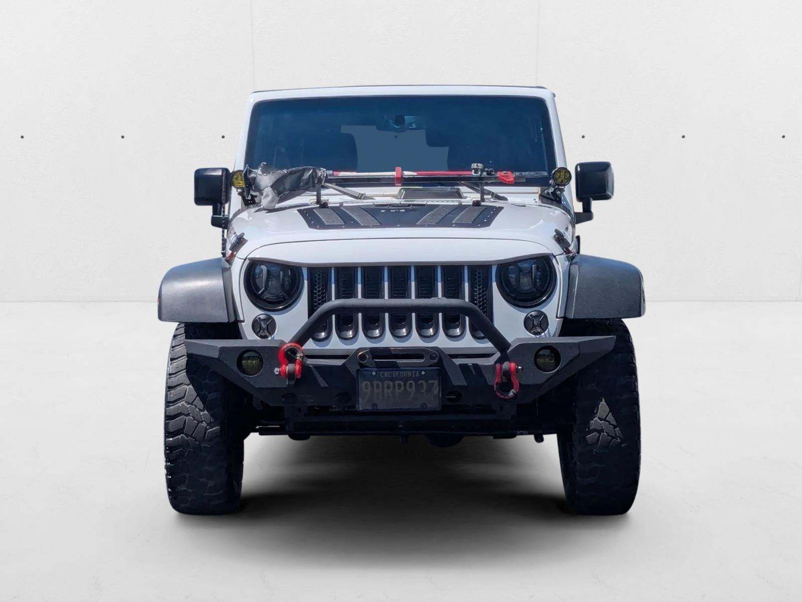 2015 Jeep Wrangler Unlimited Rubicon photo 2